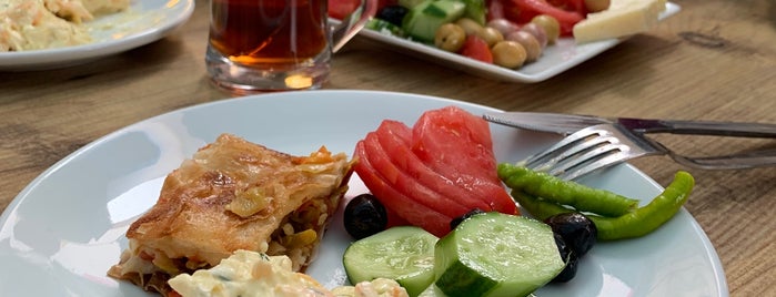 Göksu Cafe & Kahvaltı Yeri is one of Murat'ın Beğendiği Mekanlar.