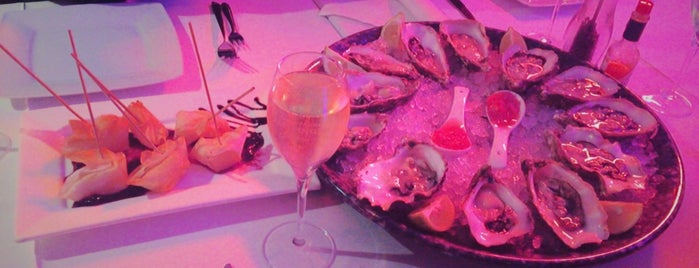 Wishes Champagne Bar is one of Playa de las America’s Nightlife.