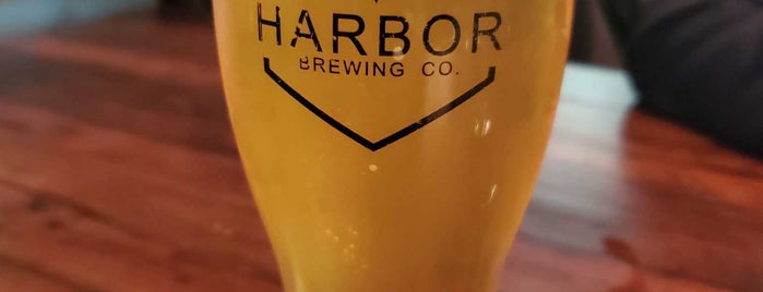 Harbor Brewing Co is one of Tempat yang Disukai Mike.