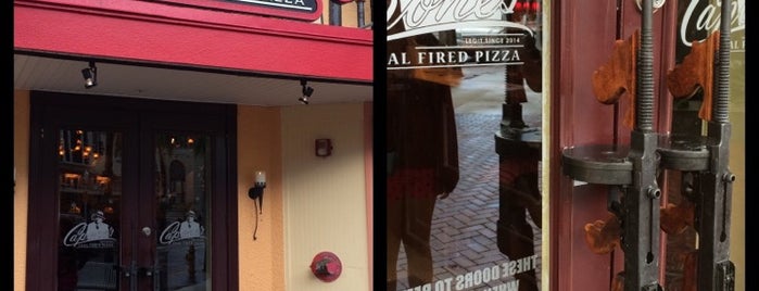 Capones Coal Fired Pizza is one of Lugares favoritos de Melissa.