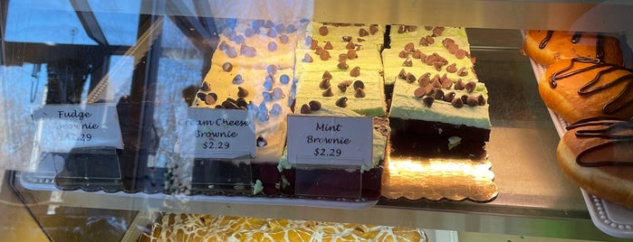 Chicago Pastry is one of Places to go!.