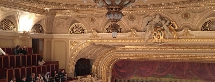 Львівська опера is one of Tempat yang Disukai Vitaly.