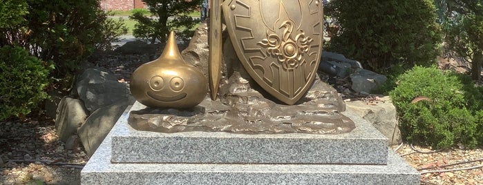 ドラゴンクエスト記念碑 is one of 記念碑.