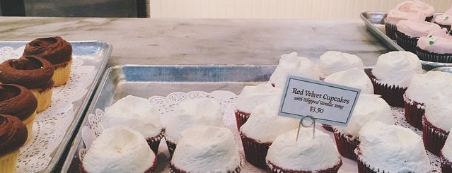 Magnolia Bakery is one of The 15 Best Places for Cupcakes in Midtown East, New York.