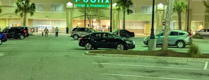 Publix Super Market at Coastal North Town Center is one of Locais curtidos por Ryan.