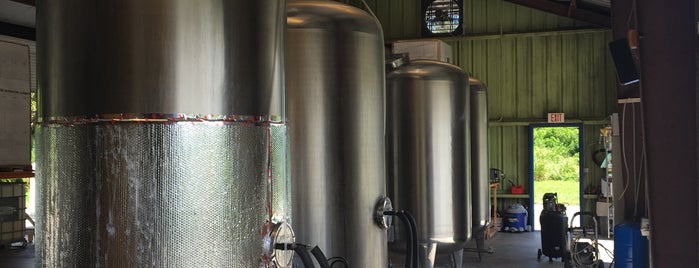 Alligator Bay Distillery is one of Lugares favoritos de Robin.
