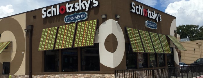 Schlotzsky's Deli is one of Elizabeth’s Liked Places.