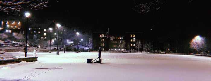 Mountainlair Plaza is one of WV.