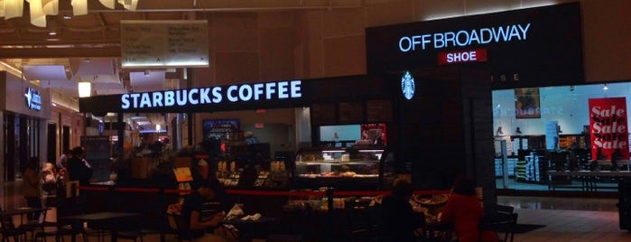 Starbucks is one of kazahel 님이 좋아한 장소.