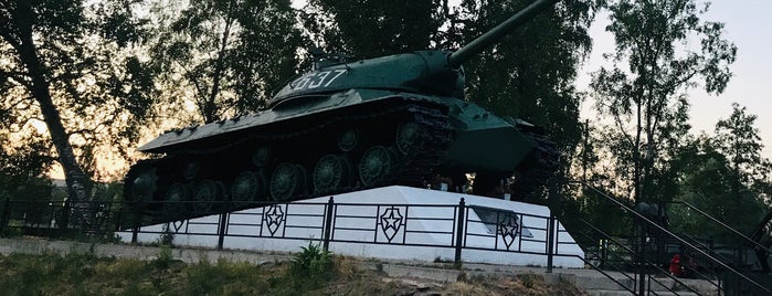 Самоходная артиллерийская установка ИСУ-152 is one of przrsk.