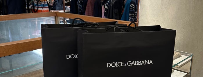 Dolce & Gabbana is one of Шоппинг.