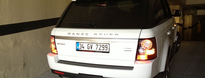 Land Rover Servis Anıl Oto Bostancı is one of Posti che sono piaciuti a Karakuzusu.