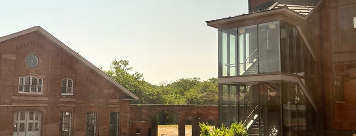 Amtrak - Martinsburg Station (MRB) is one of MARC Stations on Brunswick Line.