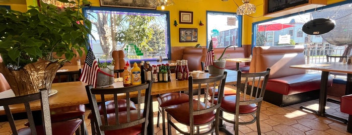 Araujo's Restaurant is one of Mexican Fix.