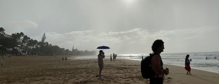 Pipeline Beach Park is one of Espy's List - Oahu.