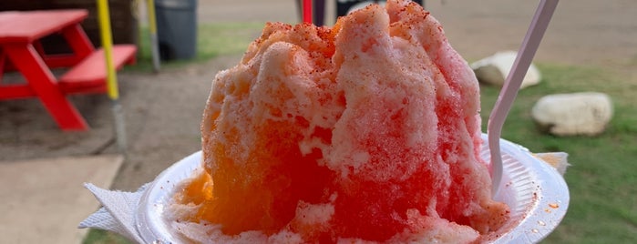 Rainbow House Shave Ice is one of Briさんのお気に入りスポット.