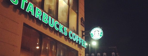 Starbucks is one of Lieux qui ont plu à Valeriy.