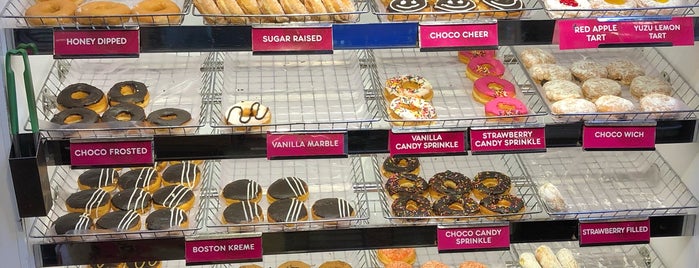 Dunkin' is one of Lugares favoritos de angelit.
