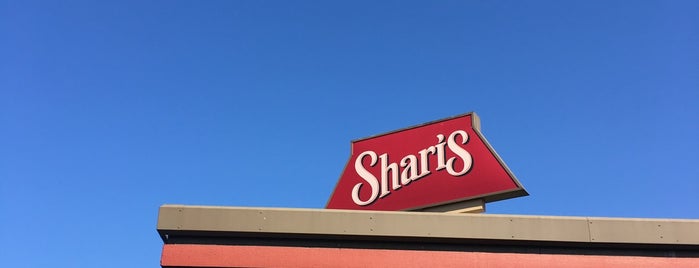 Shari's Cafe and Pies is one of Tempat yang Disukai Ricardo.
