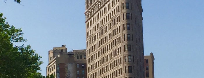 Flatiron Building is one of Tempat yang Disukai Fernando.
