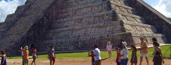 Zona Arqueológica de Chichén Itzá is one of Tempat yang Disukai Fernando.