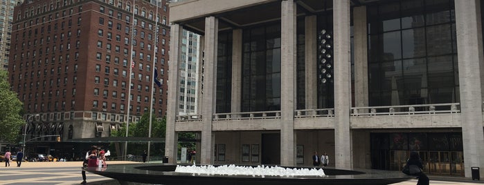 Lincoln Center is one of Lugares favoritos de Fernando.