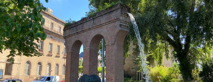 Fontaine de Janus is one of Страсбург.