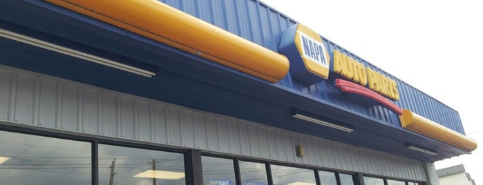 NAPA Auto Parts is one of Chesterさんのお気に入りスポット.