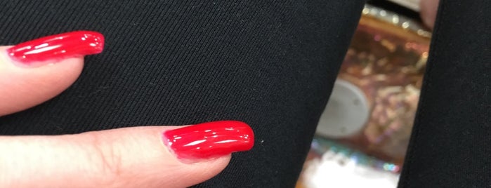 Glamour Nails - Del Mar Highlands is one of Jenniferさんのお気に入りスポット.