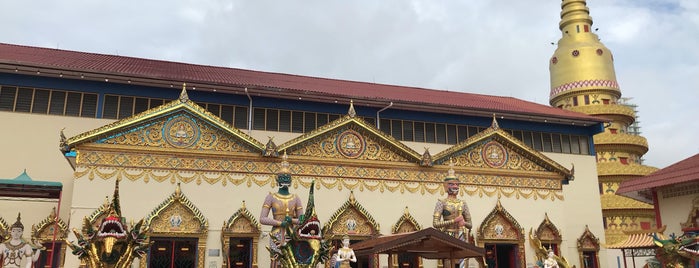 Wat Chayamangkalaram Thai Buddhist Temple (泰佛寺) is one of Orte, die Kevin gefallen.