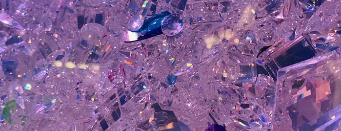 Swarovski Kristallwelten is one of Orte, die Petra gefallen.