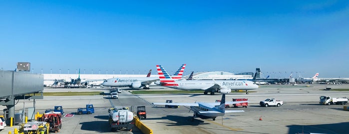 シカゴ オヘア国際空港 (ORD) is one of Petraさんのお気に入りスポット.