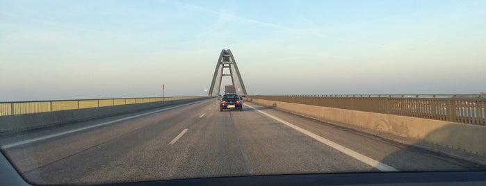 Fehmarnsundbrücke is one of Petra 님이 좋아한 장소.