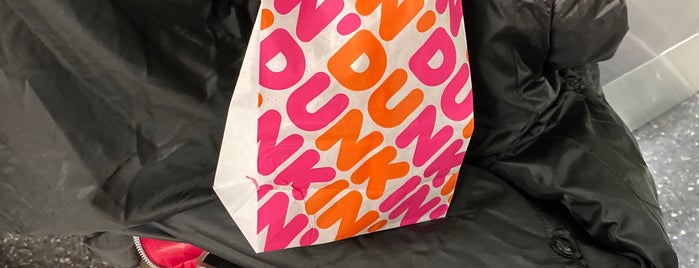 Dunkin' is one of Locais curtidos por Efrosini-Maria.