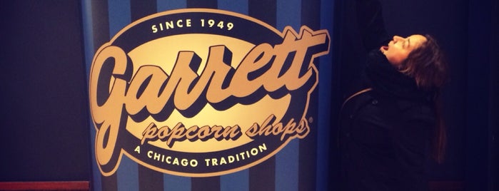 Garrett Popcorn Shops is one of Lugares favoritos de Erika.