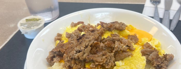 Waffle House is one of The 13 Best Places for Sausage Patties in Kansas City.