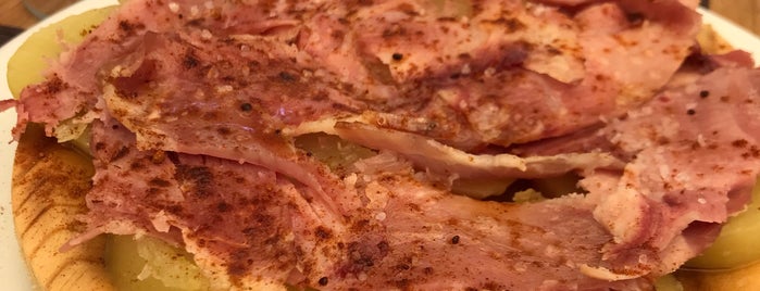 Pizzes Sibaris is one of Locais curtidos por Oriol.
