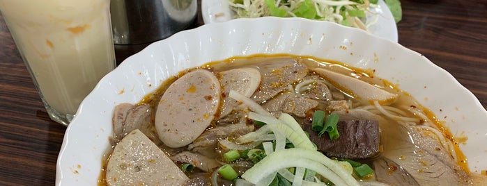 Đông Ba is one of Cheap Eats & Street Food.