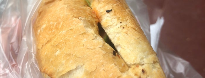 Bánh Mỳ Thịt Xiên Nướng Bà Nga is one of Ăn uống <3.