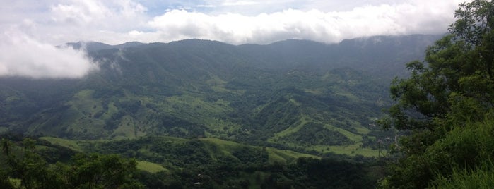 Santa Elena is one of Tempat yang Disukai Maira.