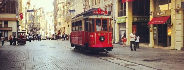 Place Taksim is one of İstanbul for Fun.