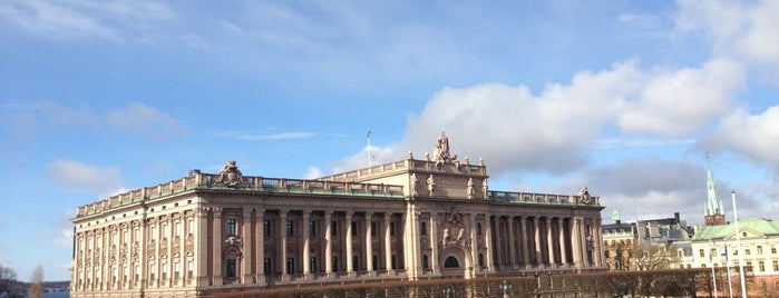 Sveriges Riksdag is one of Estocolmo.
