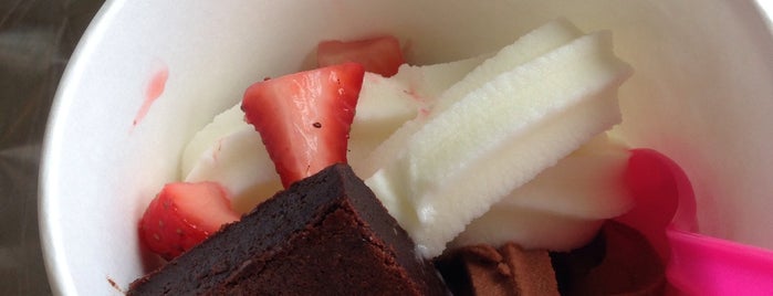 Tutti Frutti Frozen Yogurt is one of Maui places to check out.