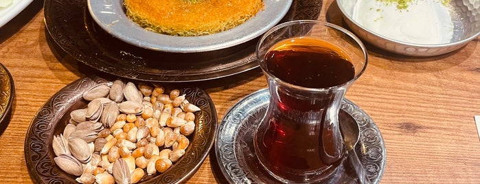 Beyzade Kahvaltı & Künefe is one of Locais curtidos por Yeşim.