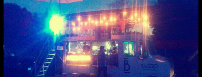 Food Truck Bazar 10 is one of Lugares favoritos de Stephania.