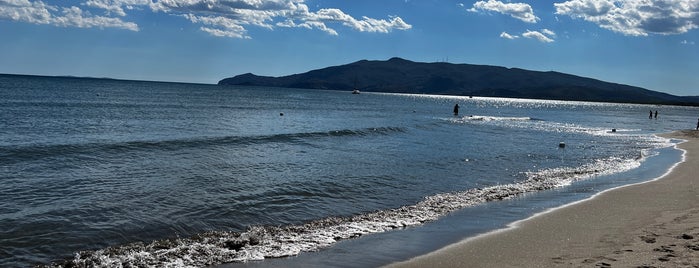 Spiaggia della Feniglia (Ansedonia) is one of Tuscany visit.