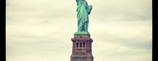 自由の女神像 is one of See the USA.