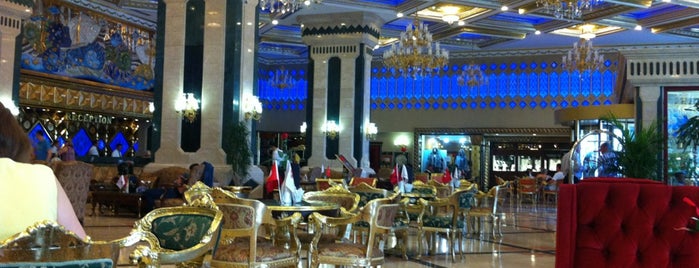 Club Hotel Sera Royal Hall is one of Posti che sono piaciuti a Rasim Mahir.