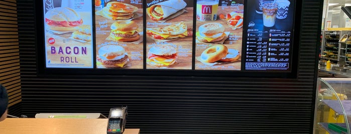 McDonald's is one of Chris : понравившиеся места.