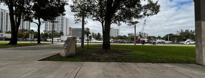 Lummus Park Historic District is one of Miami Florida.